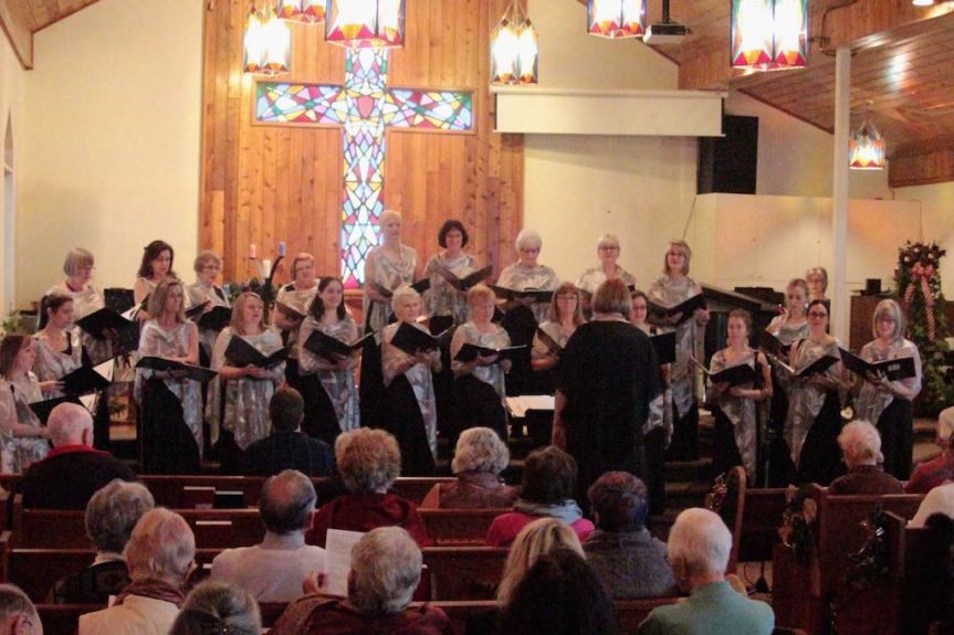 "An Encore! Christmas!" - Encore! Women's Choir, Christine Dandy (director), Reiki Avenant (piano), December 10, 2017